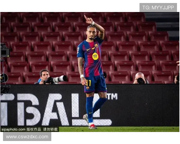 拉菲尼亚荣获西甲最佳与欧冠金靴却无缘年度最佳阵容令人唏嘘